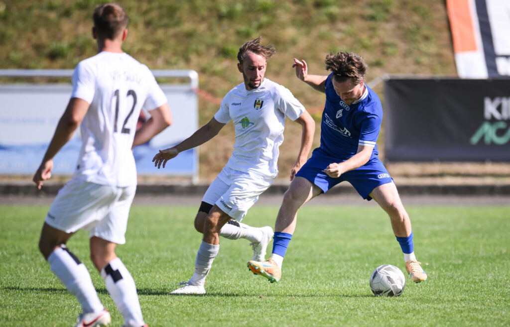 Fussball  2026/2027     12.07.2026
Muehlbachpokal in Holzhausen 2026
Finale 
SG Voehringen - VfR Sulz  (weiss) 
FOTO: Pressefoto ULMER / Markus Ulmer 
xxNOxMODELxRELEASExx