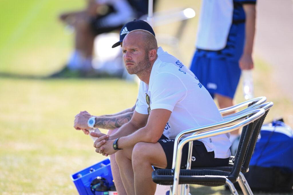 Fussball  2026/2027     12.07.2026
Muehlbachpokal in Holzhausen 2026
Finale 
SG Voehringen - VfR Sulz  
Trainer Bjoern Straub (SG Voehringen) 
FOTO: Pressefoto ULMER / Markus Ulmer 
xxNOxMODELxRELEASExx