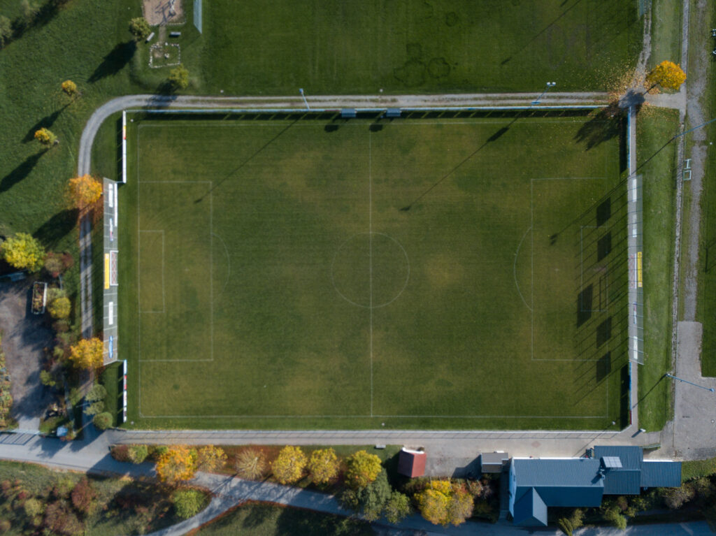 Luftbild mit der Drohne am 17.10.2022  (Sportplatz SV Hirrlingen)

FOTO: Moritz Liss
xxNOxMODELxRELEASExx