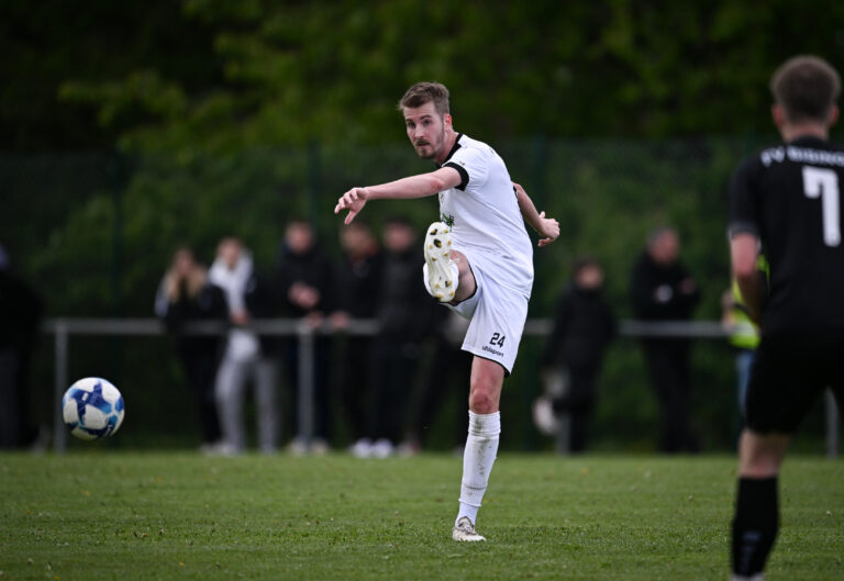 Mehr über den Artikel erfahren Im Interview: Fabio Pflumm (FC Grosselfingen)