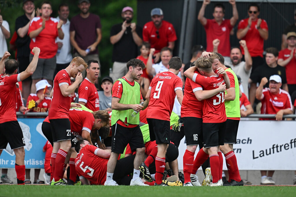 Relegationsspiel in die Kreisliga A3, SSC Tübingen II - SV Hirrlingen, 21.06.2026 - Torjubel zum 2:1

Foto: Axel Grundler