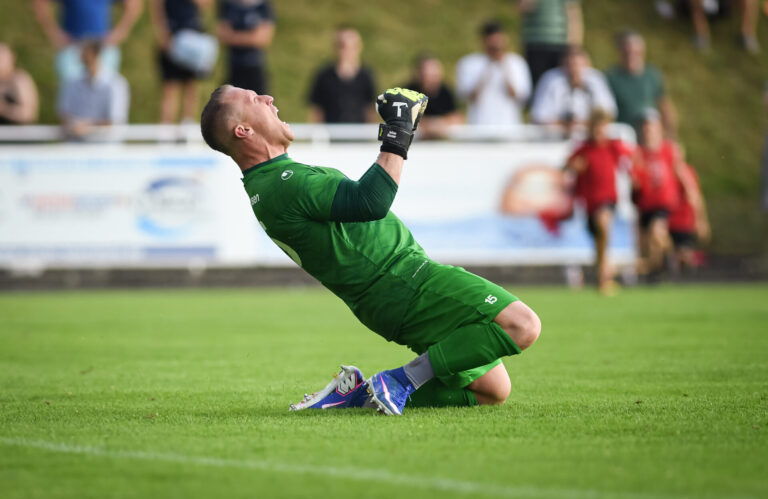 Mehr über den Artikel erfahren Relegation Oberliga: Das Wunder von Holzhausen – Bildergalerie