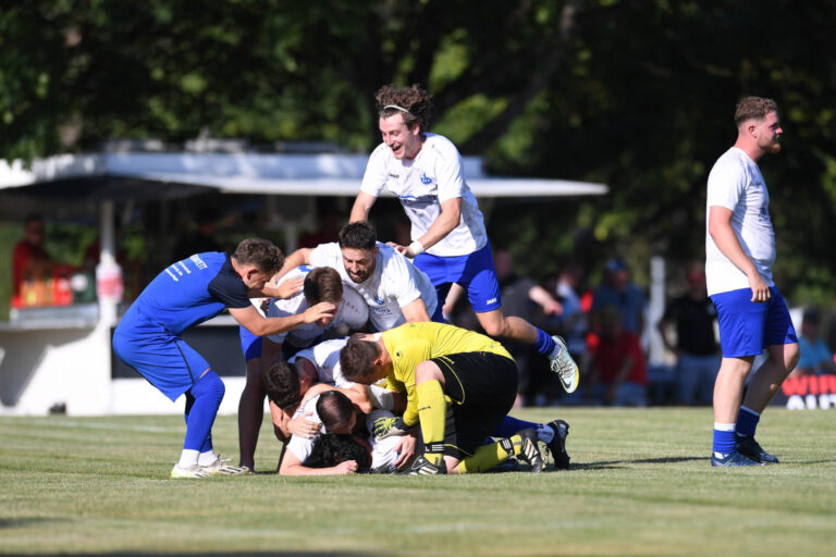 Mehr über den Artikel erfahren Relegation Bezirksliga NSW: Althengstett rettet sich – Bildergalerie