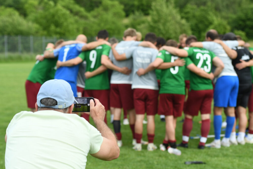 Kreisliga A3, 30. Spieltag - SGM Kiebingen/Buehl - SV Wurmlingen am 06.06.2026 in Wurmlingen Jubel ueber den Klassenerhalt SGM Kiebingen/Buehl