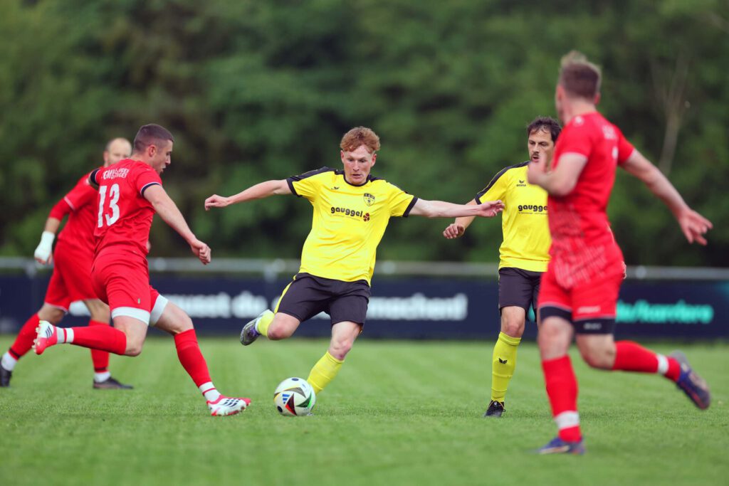 Fussba lRelegation 2. KL A2 - Schwarzwald/Zollern / 2025/2026    
11.06.2026  
Relegation 2. KL A2 gegen 2. KL A4 Schwarzwald/Zollern 
SGM Böhringen / Dietingen gegen TSV Benzingen  

Leon-Luca Westhauser, Nummer 9 (TSV Benzingen) 


FOTO: Frank Riedinger  
xxNOxMODELxRELEASExx