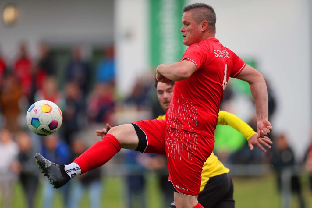 Fussba lRelegation 2. KL A2 - Schwarzwald/Zollern / 2025/2026    
11.06.2026  
Relegation 2. KL A2 gegen 2. KL A4 Schwarzwald/Zollern 
SGM Böhringen / Dietingen gegen TSV Benzingen  

Patrick Merz, Nummer 4 (SGM Böhringen/Dietingen) 


FOTO: Frank Riedinger  
xxNOxMODELxRELEASExx