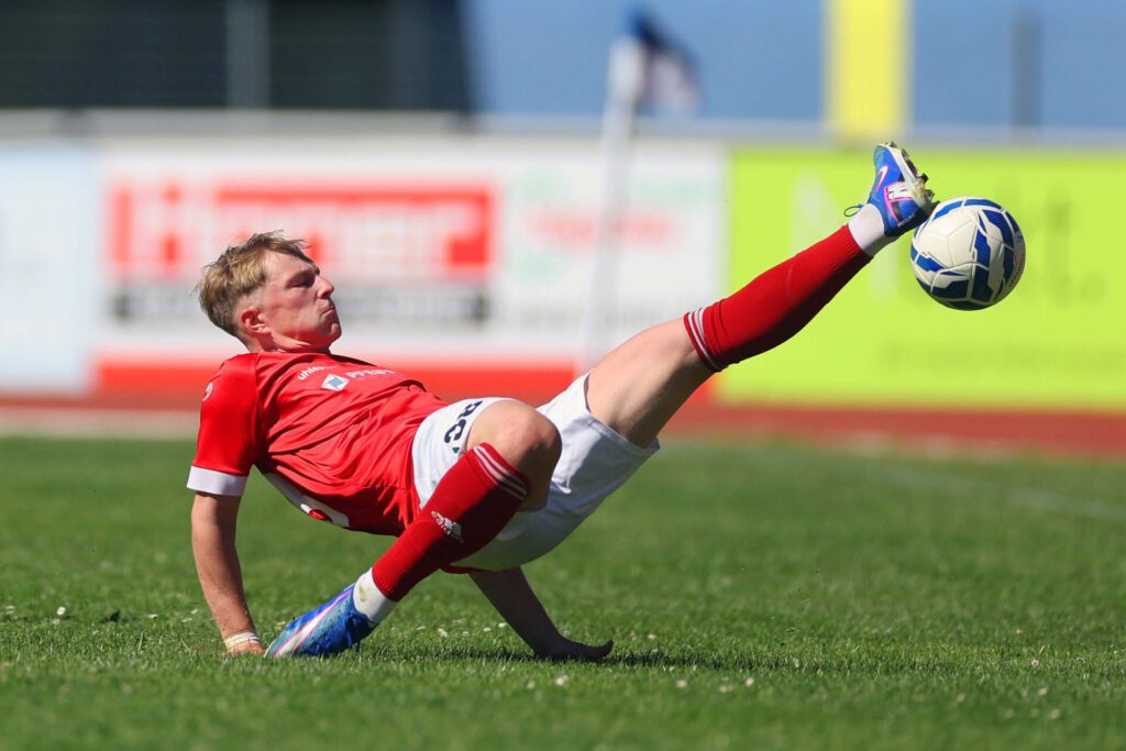 Fussball Relegation zur Kreisliga A (Relegant KLA 3 - 2. KLB3) / 2025/2026    14.06.2026  Fussball Relegation zur Kreisliga A (Relegant KLA 3 - 2. KLB3) Schwarzwald/Zollern  SGM Erzingen/Roßwangen/Endingen  gegen SC Wellendingen     Kevin Schmeh, Nummer 38 (SC Wellendingen) FOTO: Frank Riedinger  xxNOxMODELxRELEASExx