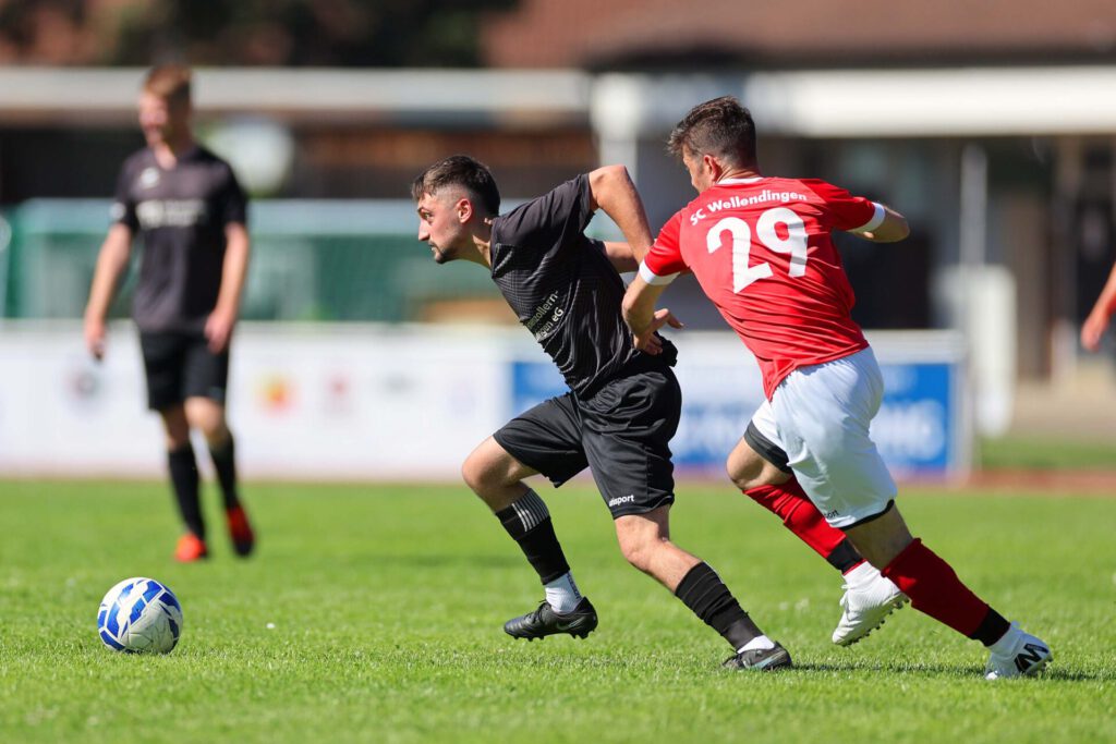 Fussball Relegation zur Kreisliga A (Relegant KLA 3 - 2. KLB3) / 2025/2026    14.06.2026  Fussball Relegation zur Kreisliga A (Relegant KLA 3 - 2. KLB3) Schwarzwald/Zollern  SGM Erzingen/Roßwangen/Endingen  gegen SC Wellendingen     Marinko Golic, Nummer 7 (SGM Erzingen/Roßwangen/Endingen)  Burak Demir, Nummer 29 (SC Wellendingen) FOTO: Frank Riedinger  xxNOxMODELxRELEASExx