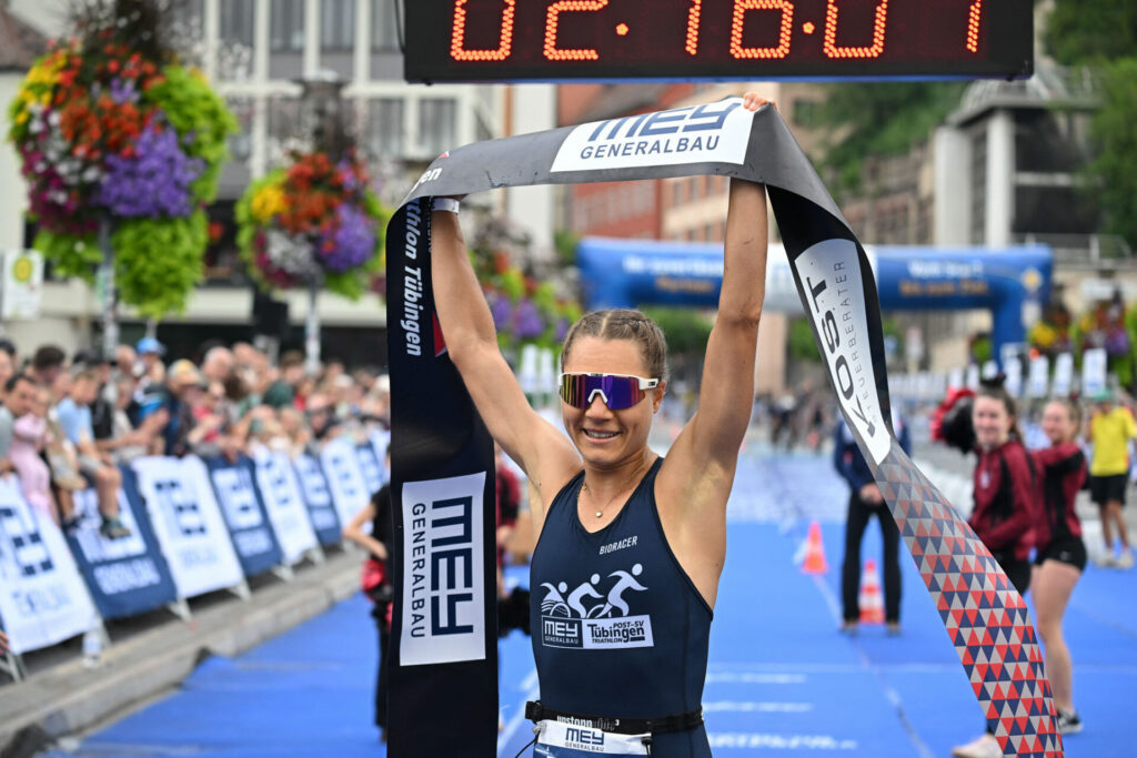 Mey Generalbau Triathlon 2026 in Tübingen, 19.07.2026 - Kurzdistanz - Hannah Graf (Mey Post-SV Tübingen) gewinnt
Foto: Axel Grundler