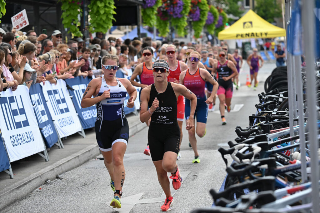 Mey Generalbau Triathlon 2026 in Tübingen, 19.07.2026 - frubiase SPORT 1. Triathlon-Bundesliga - Frauen - hautnah sind die Zuschauer im Wechselbereich dabei
Foto: Axel Grundler