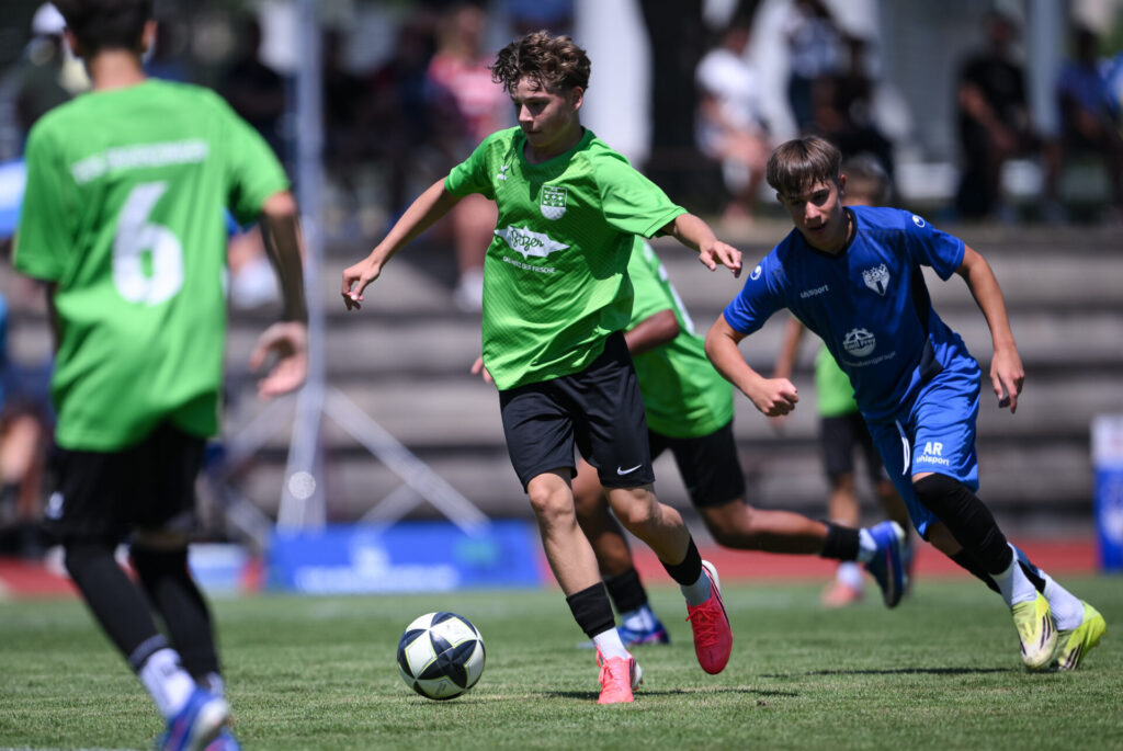 Fussball  BITZER Cup 2026 in Ergenzingen  04.07.2026 Einlagespiel; TuS Ergenzingen U17 - SGV Freiberg Leon Straub (Mitte, TuS Ergenzingen) FOTO: Pressefoto ULMER / Markus Ulmer  xxNOxMODELxRELEASExx