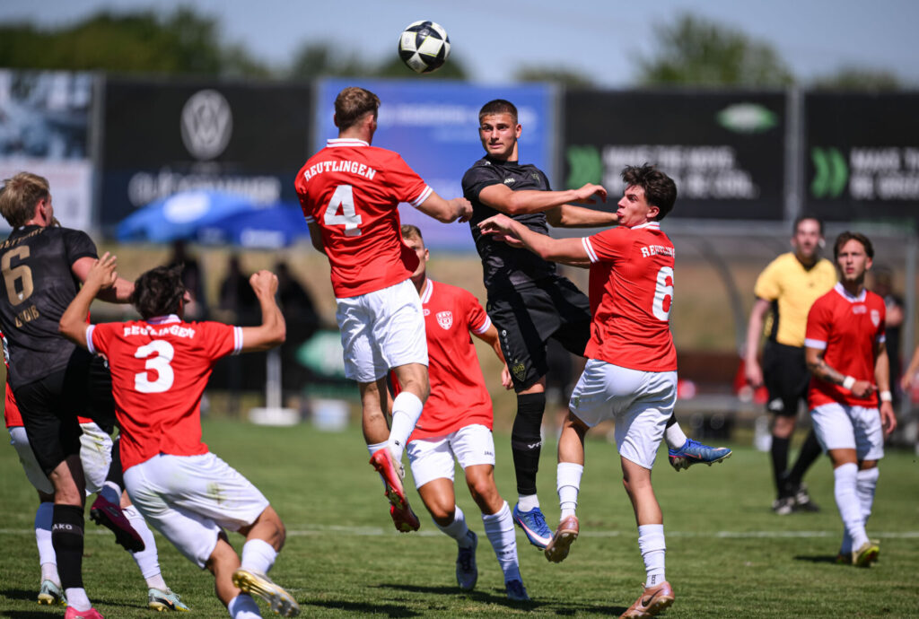 Fussball  BITZER Cup 2026 in Ergenzingen  Aktive 04.07.2026  3. Liga / Oberliga VfB Stuttgart II - SSV Reutlingen FOTO: Pressefoto ULMER / Markus Ulmer  xxNOxMODELxRELEASExx