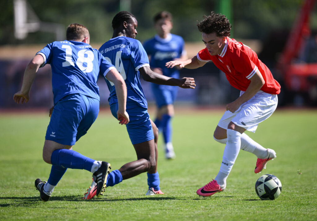 Fussball  BITZER Cup 2026 in Ergenzingen  Aktive 04.07.2026  Bezirksliga NSW  / Oberliga Spiel um Platz 3. TuS Ergenzingen - SSV Reutlingen FOTO: Pressefoto ULMER / Markus Ulmer  xxNOxMODELxRELEASExx