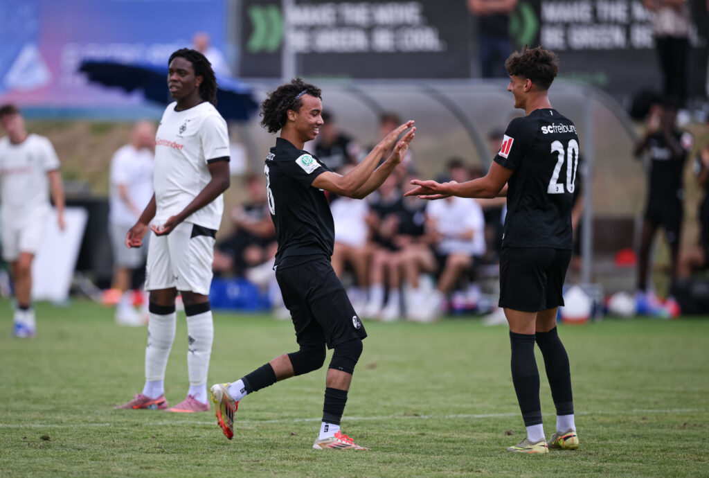 Fussball  BITZER Cup U 19 Junioren 2025 in Ergenzingen (Kreis Tuebingen)    05.07.2026
Borussia Moenchengladbach - SC Freiburg 
JUBEL  SC Freiburg  
FOTO: Pressefoto ULMER / Markus Ulmer 
xxNOxMODELxRELEASExx