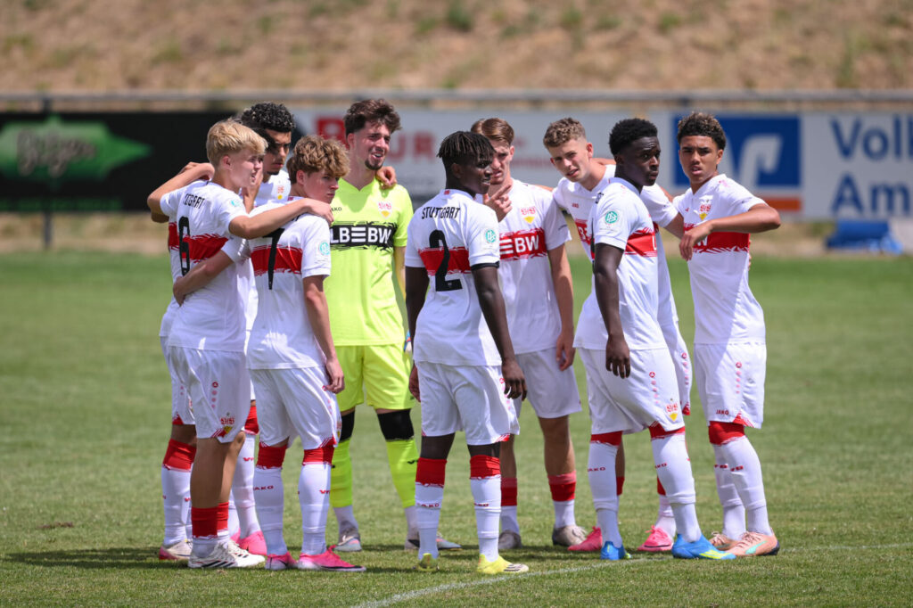 Fussball  BITZER Cup U 19 Junioren 2025 in Ergenzingen (Kreis Tuebingen)    05.07.2026
VfB Stuttgart U19 - 1. FSV Mainz U19 
Teamkreis VfB Stuttgart U19
FOTO: Pressefoto ULMER / Markus Ulmer 
xxNOxMODELxRELEASExx
