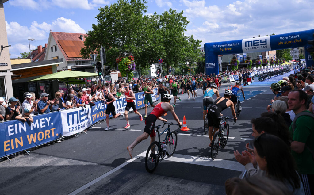 Triathlon 19.07.2025
Mey Generalbau Triathlon Tuebingen 2026
Wechsel Rad zum Laufen 1. Bundesliga Maenner
FOTO: Pressefoto ULMER / Markus Ulmer
xxNOxMODELxRELEASExx