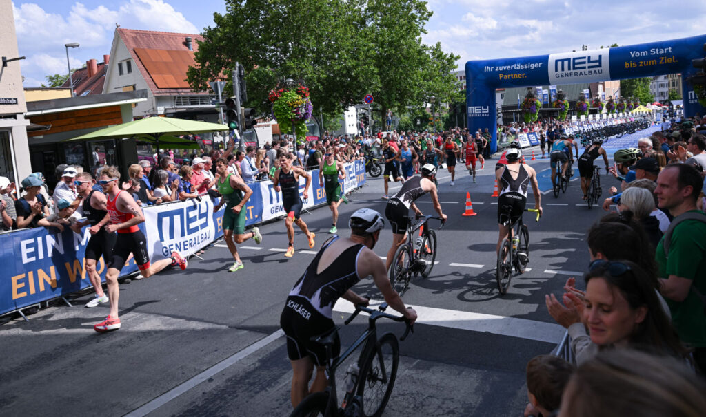 Triathlon 19.07.2025
Mey Generalbau Triathlon Tuebingen 2026
Wechsel Rad zum Laufen 1. Bundesliga Maenner
FOTO: Pressefoto ULMER / Markus Ulmer
xxNOxMODELxRELEASExx