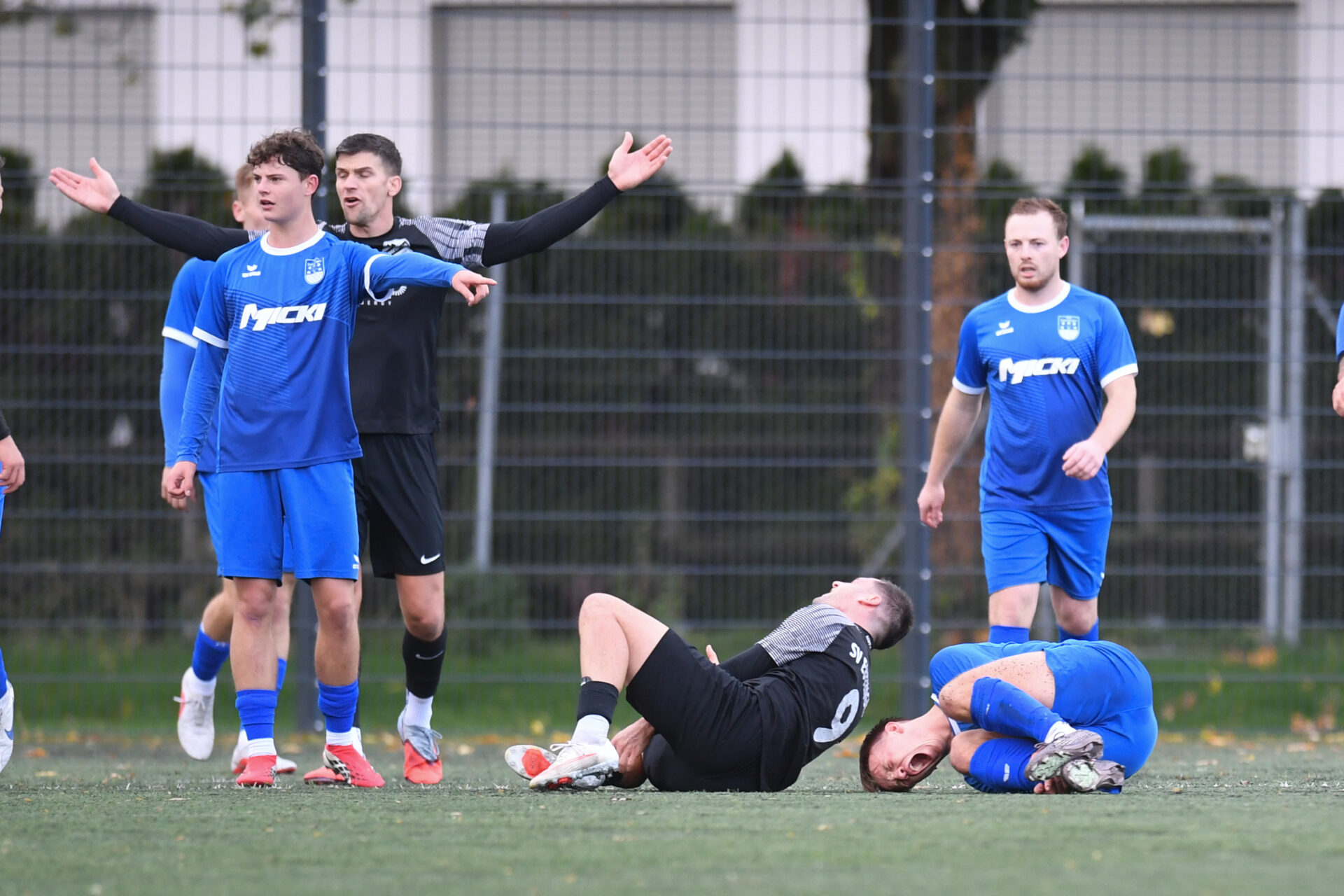 Mehr über den Artikel erfahren TOPSPIEL IN DER BEZIRKSLIGA ENDET MIT REMIS! TUS ERGENZINGEN – SV EUTINGEN (BILDERGALERIE)