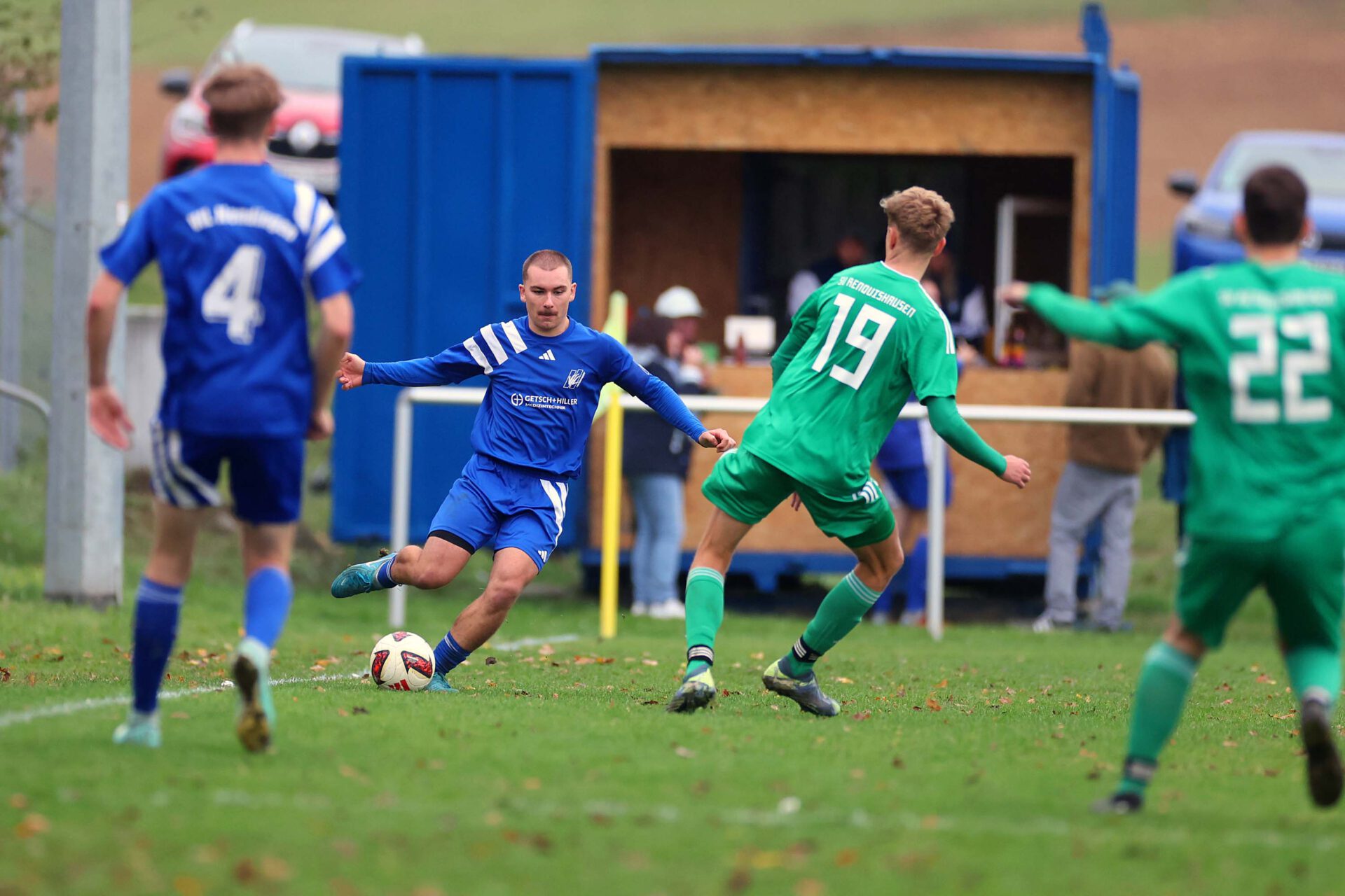 Fussball Kreisliga A / 2026/2027   
18.10.26  
Kreisliga A   
VfL Nendingen  -  SV Renquishausen   

Noel Schmid, Nummer 18 (VfL Nendingen) 
Daniel Stehle, Nummer 19 (SV Renquishausen) 

FOTO: Frank Riedinger  
xxNOxMODELxRELEASExx